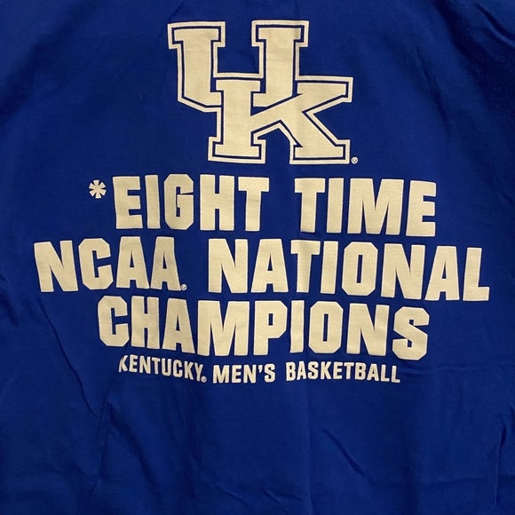 Nike University of Kentucky 8X National Basketball Champions! - Picture 4 of 5